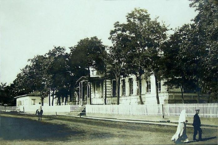 Главное здание, 1907